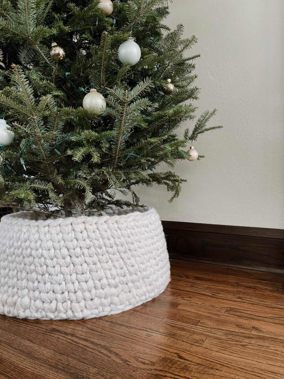 Crochet Christmas Tree Collar crochet pattern